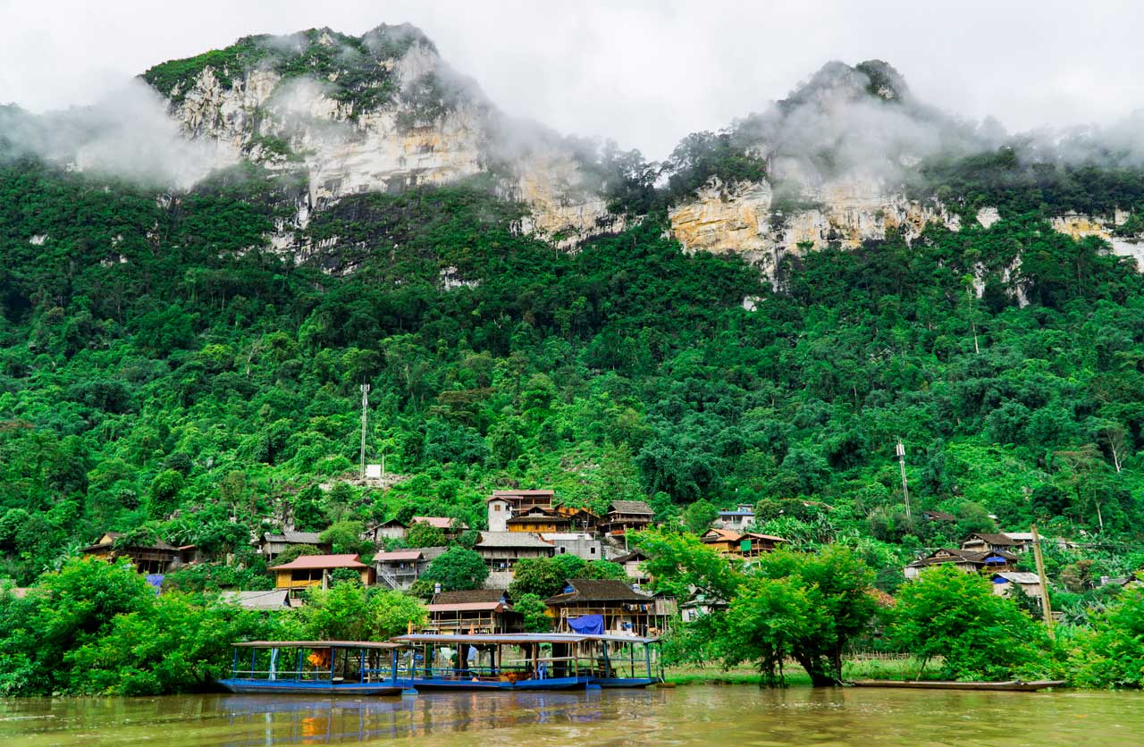 Pac Ngoi Village