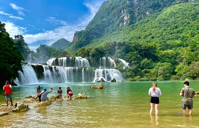 Ban Gioc Waterfalls – Ba Be Lake